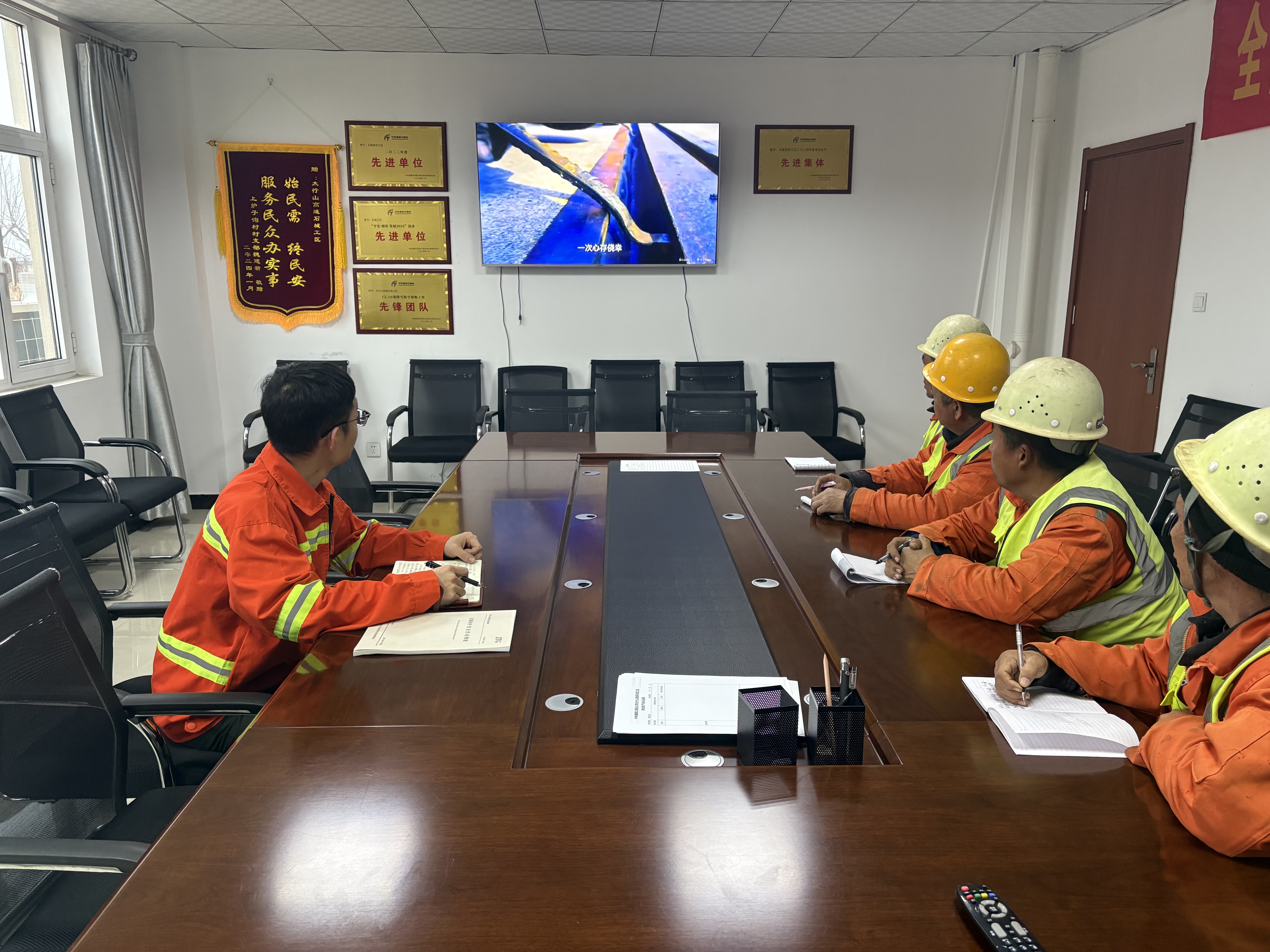 32cb3287fce1efeae27d2764ecde546.jpg 32cb3287fce1efeae27d2764ecde546.jpg