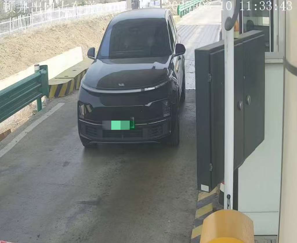 出口七车道.jpg 出口七车道.jpg